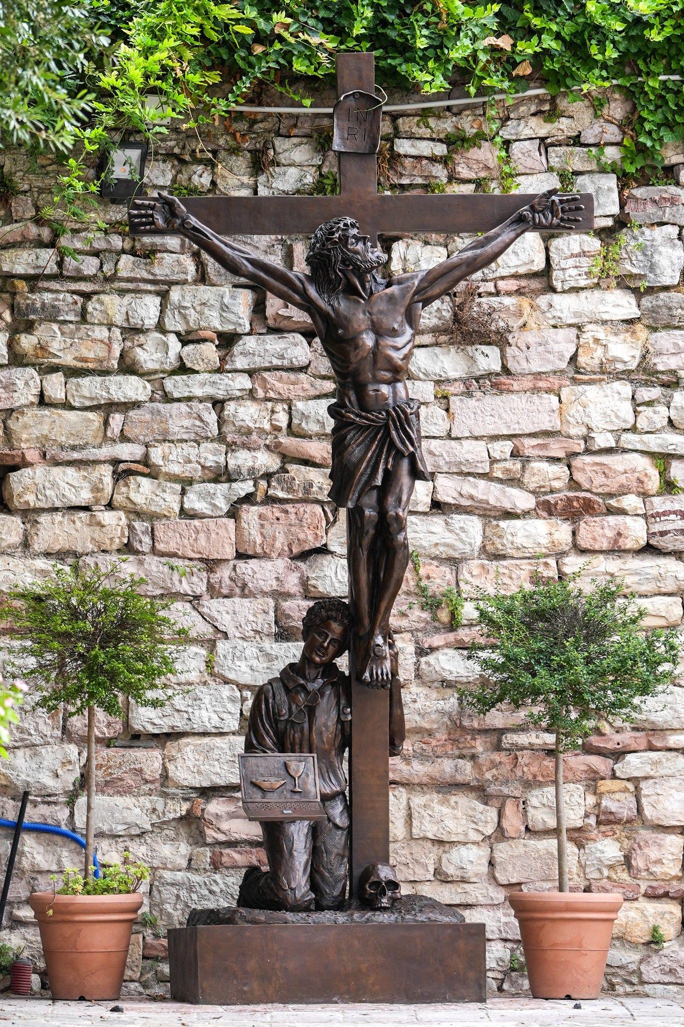 Carlo Acutis - new statue2.jpg