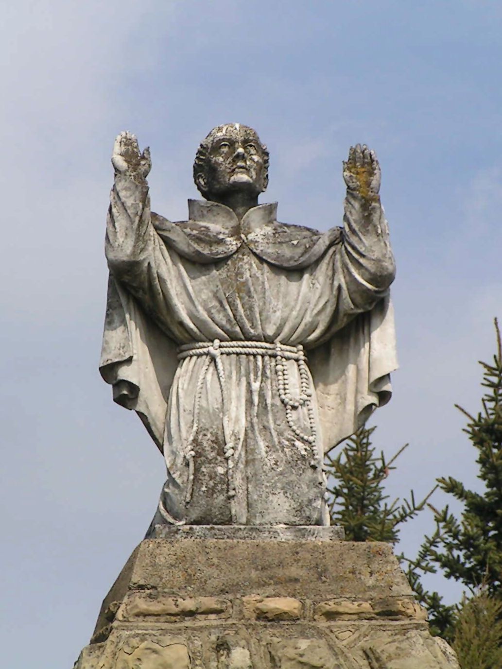 Dukla_-_statue_St._John_of_Dukla_on_the_courtyard_in_front_of_the_church_of_the_Bernardine_Fathers.jpg